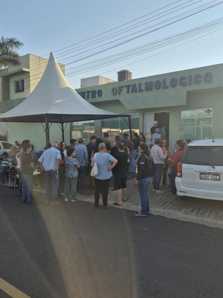 Atendimento oftalmológico e exames de prevenção ao glaucoma realizados pelo Rotary Club Fronteira em Ponta Porã.